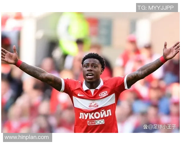 路人偶遇足球球星瞬间惊讶 表现出如何自然反应和兴奋心情